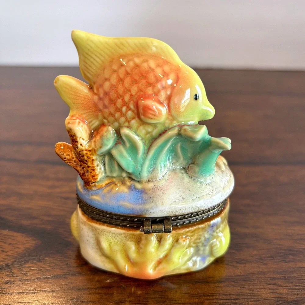 Vintage Hawaii Tropical Fish Ceramic Trinket Box Keepsake Coastal Beach Ocean